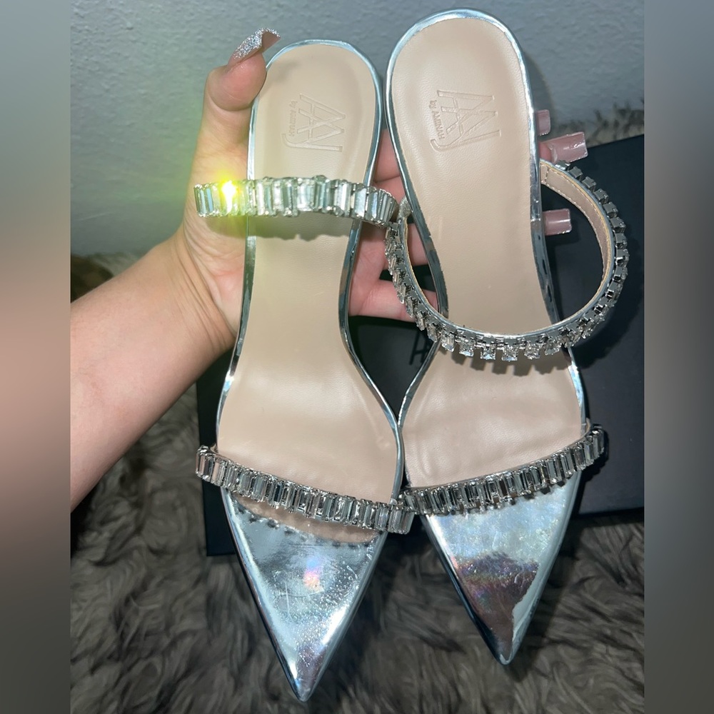 Metalic Silver, Rhinestone heels. - Picture 4 of 8